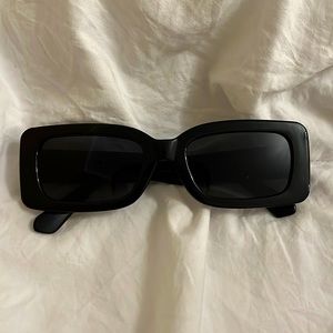 Urban Outfitters trending sunglasses
